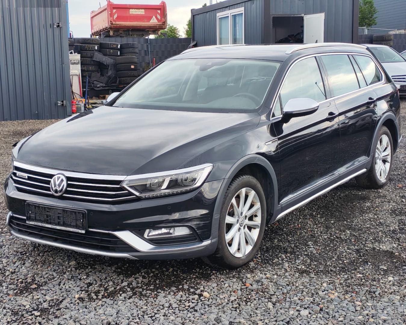 Volkswagen Passat 2.0 TDI -Alltrack-4Motion-LED-AHK-UNFALL
