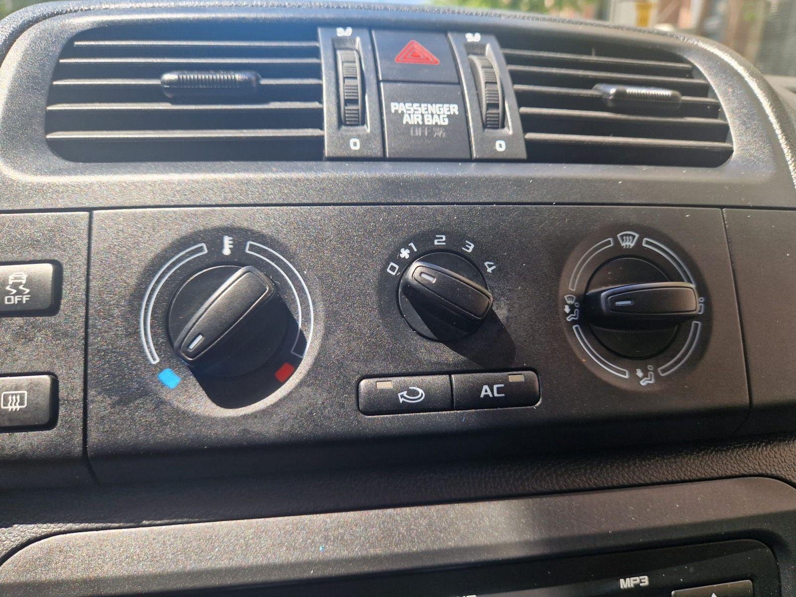 Skoda Fabia 2012 — photo 13