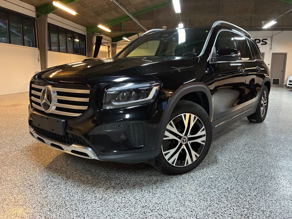Image of Mercedes-Benz GLB 200