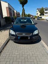 Ford Focus TÜV Neu bis 05/28 - Ford Focus aus 2005: Kombi