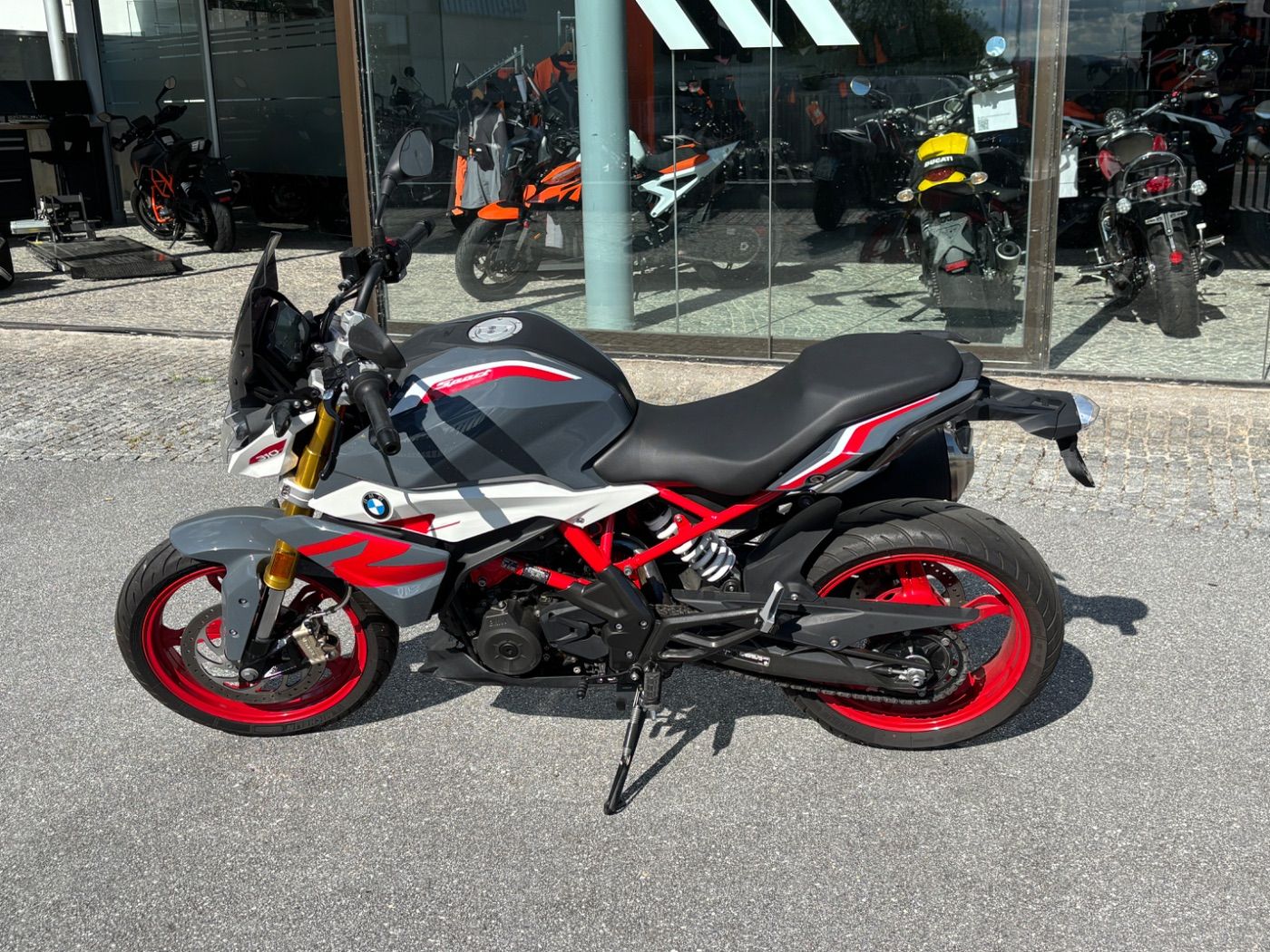 Fahrzeugabbildung BMW G 310 R Style Sport