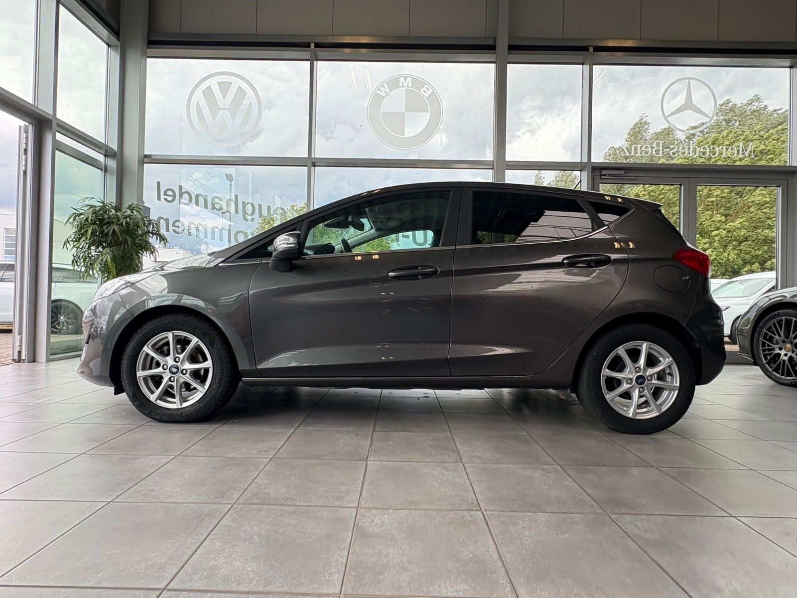 Fahrzeugabbildung Ford Fiesta Titanium/Winterpaket/LED/Sportsitze