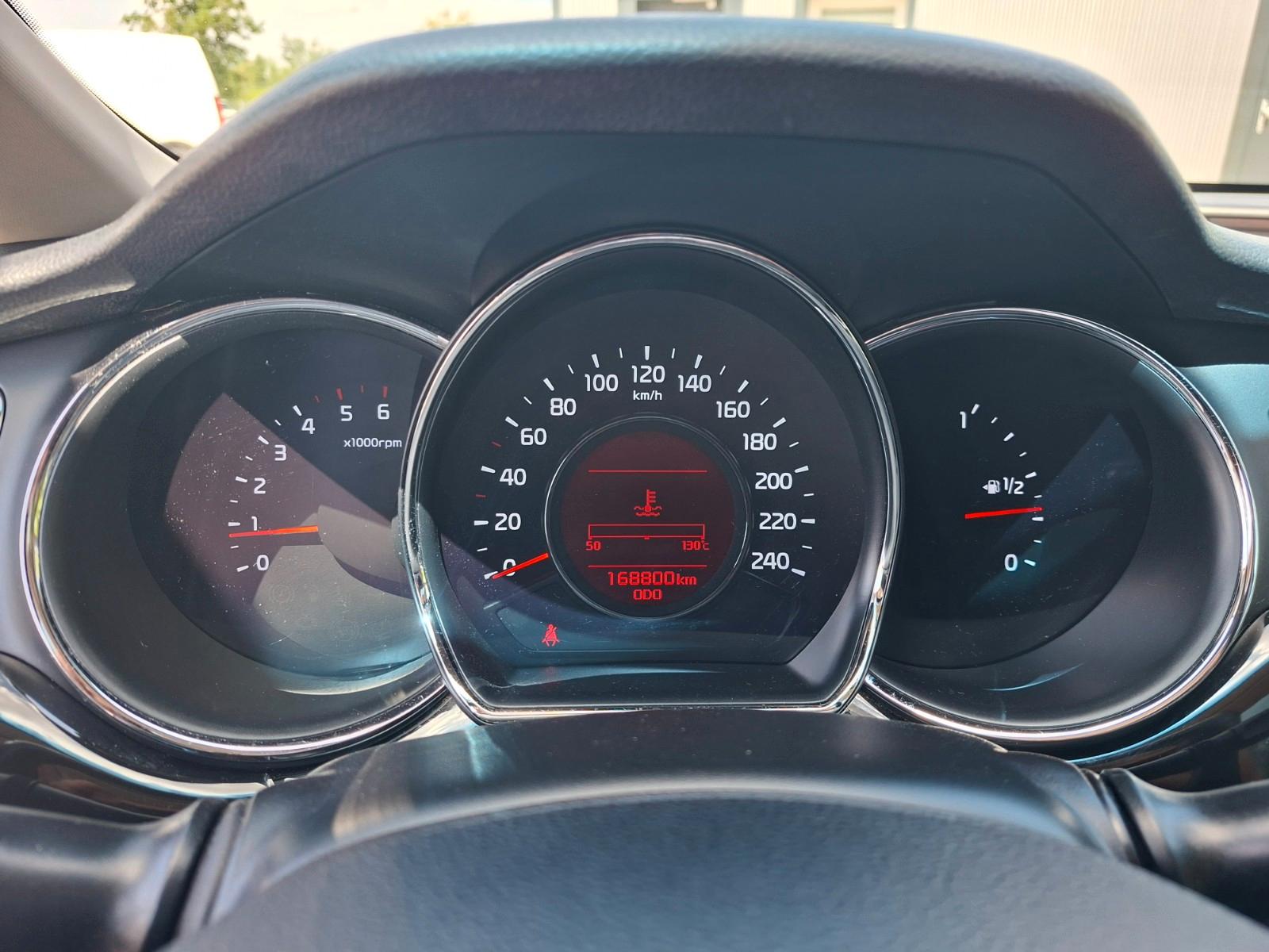 Kia cee'd 2015 — photo 15