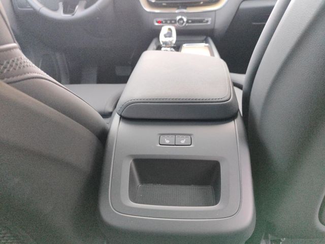 VOLVO XC 60 (Bild 25 von Array)