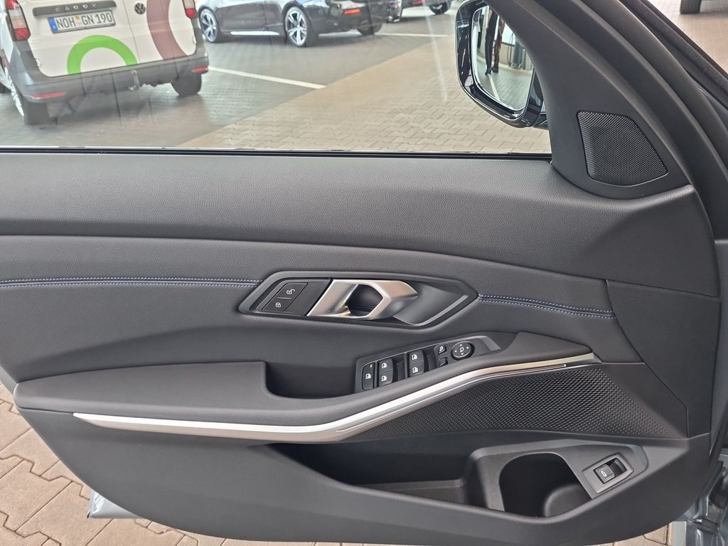 BMW 330 d xDrive Touring M-Sport HiFi AHK LED Head-Up