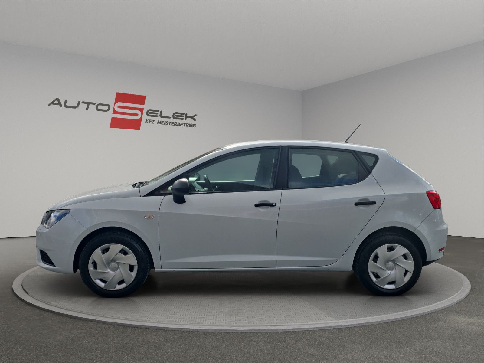 Fahrzeugabbildung SEAT Ibiza Lim. Reference Salsa Klima Sitzeheizung