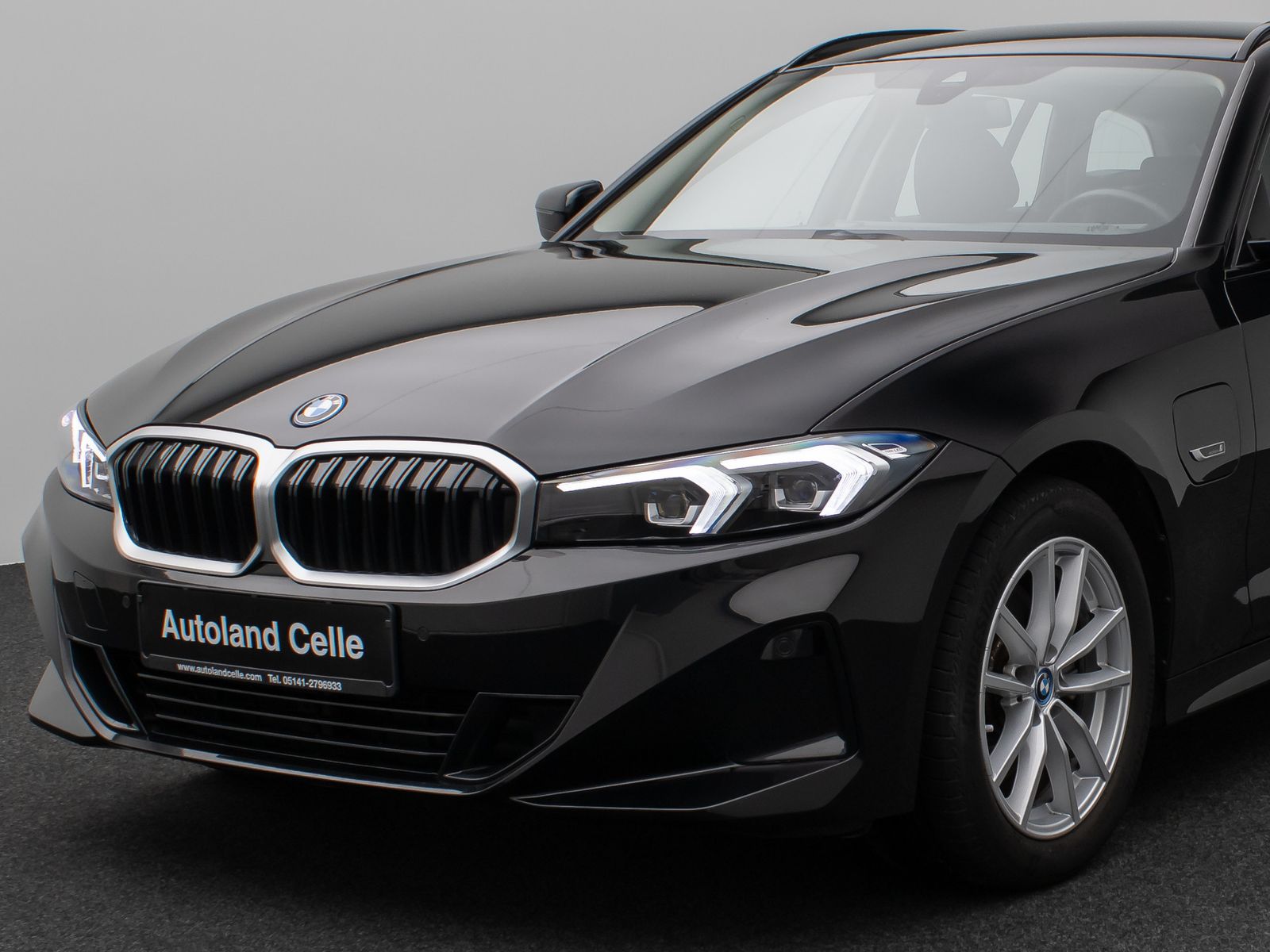 Fahrzeugabbildung BMW 330e DAB CockPit+ Lordos PDC Geschwindigkeitsreg