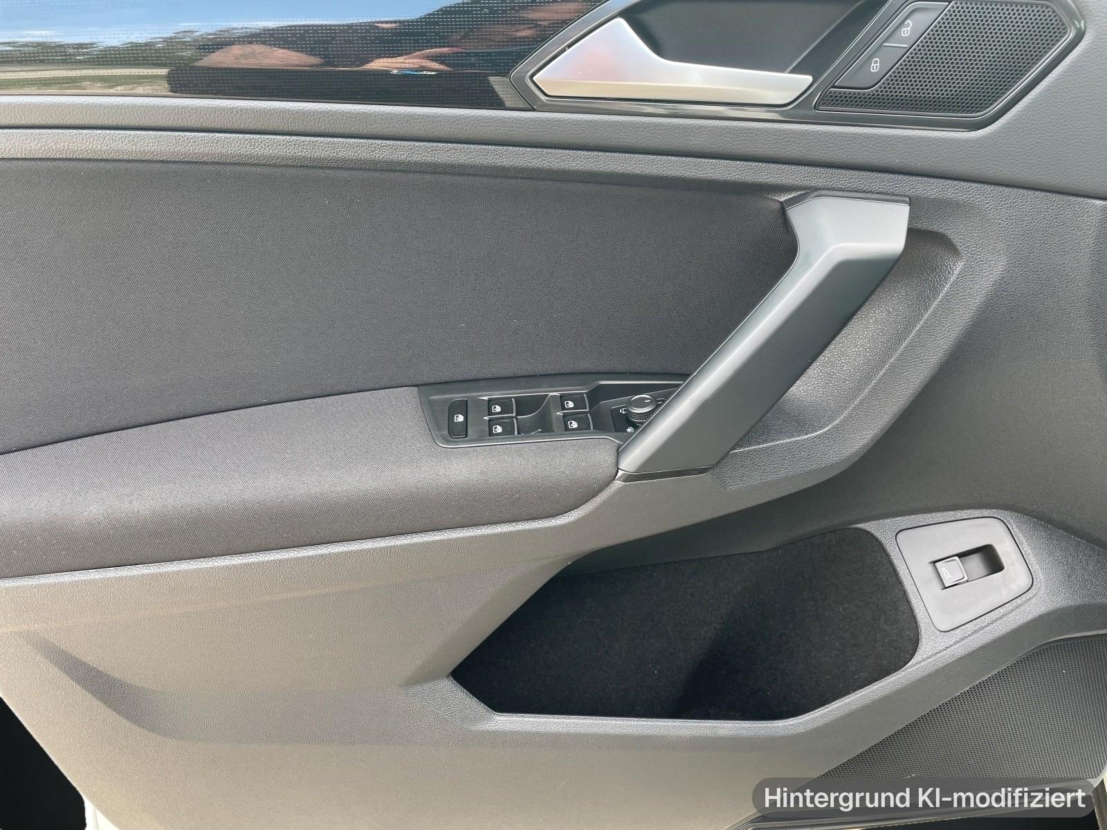 Volkswagen Tiguan SOUND 180 PS (* ALLRAD * PANORAMADACH *)