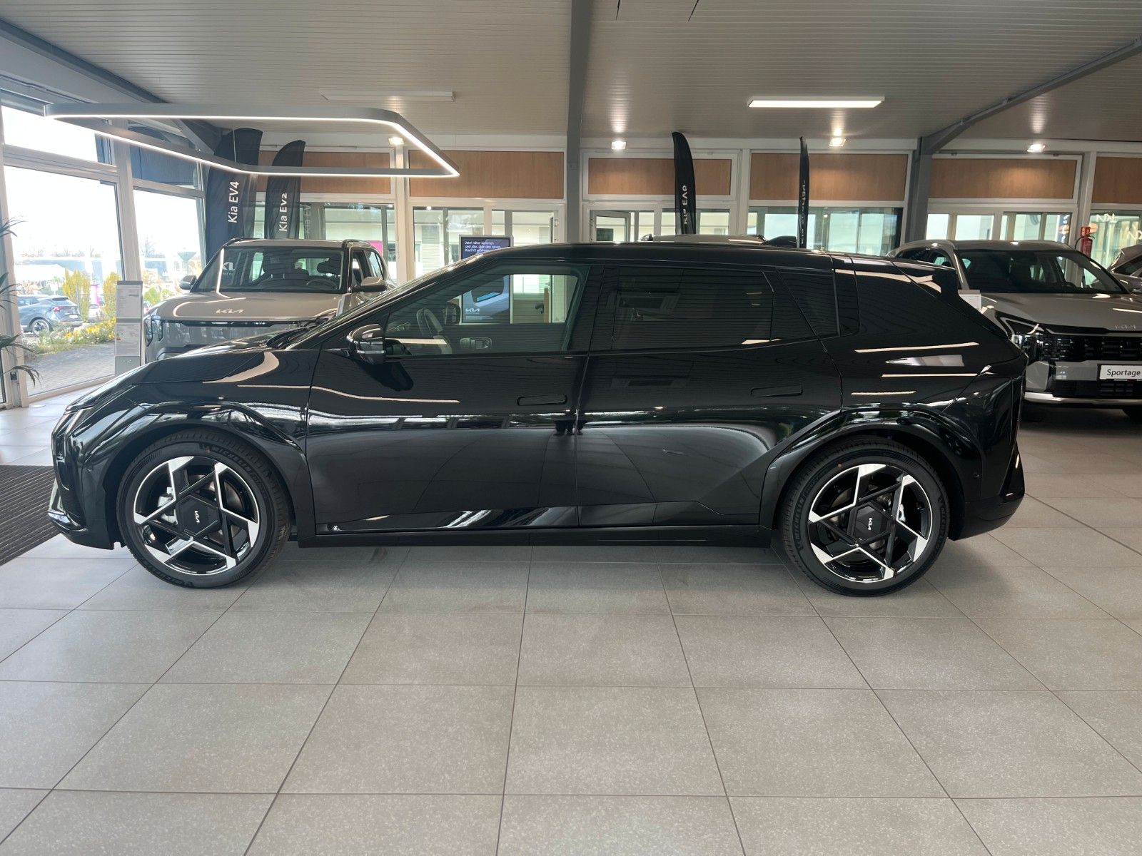 Fahrzeugabbildung Kia EV4 81 FWD GTL DWP COM