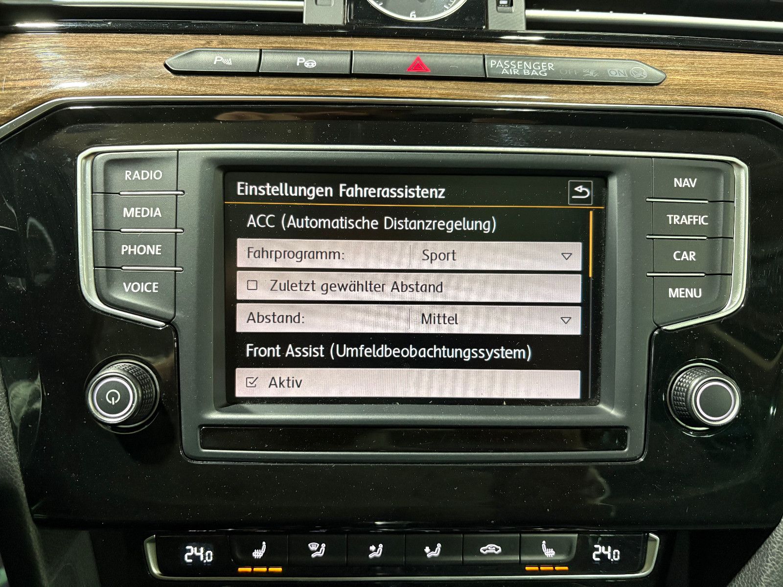 Fahrzeugabbildung Volkswagen Passat Variant Highline BMT/KAMERA/NAVI/SHZ/ACC/