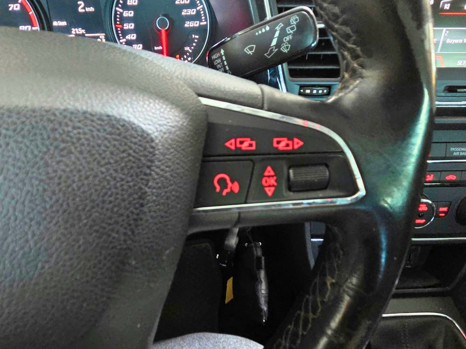 SEAT Leon — zdjęcie 17