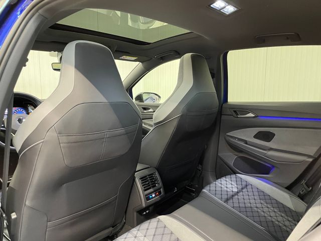 Golf VIII R-Line 1.5 eTSI DSG PANO NAVI