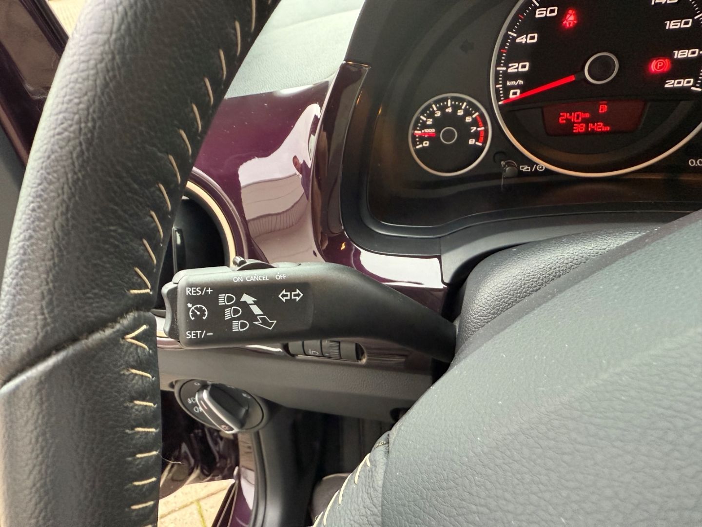 SEAT Mii Style 1.0 Cosmopolitan Sport-P. Alcantara GR - Image 18