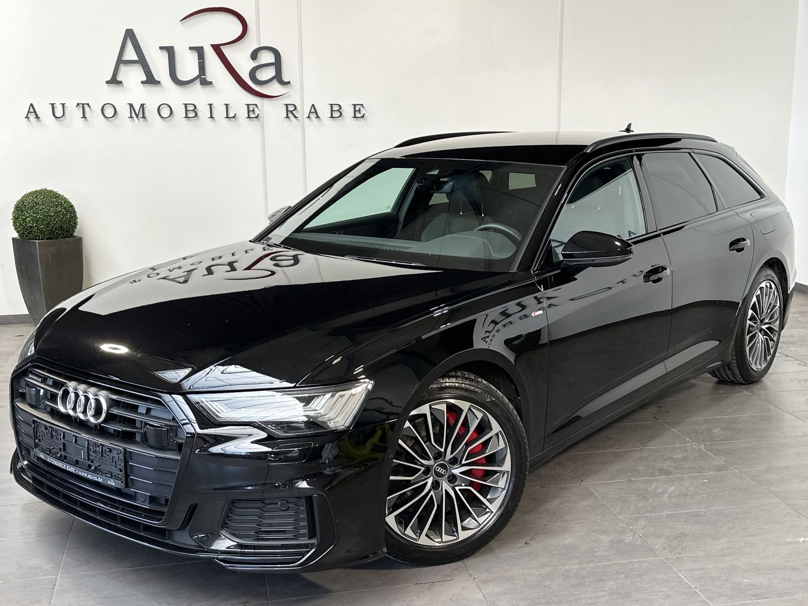 Fahrzeugabbildung Audi A6 Avant 55 TFSI e Qu S-Line Black NAV+MATRIX+VC