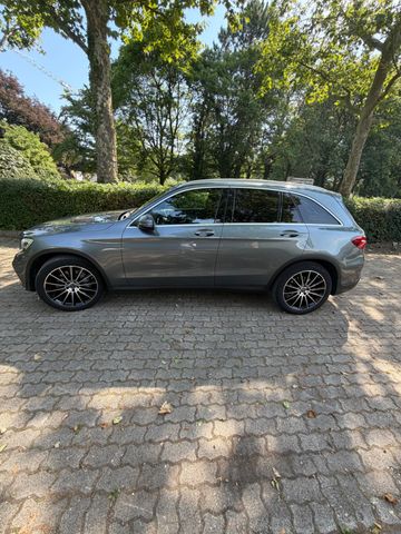 MERCEDES-BENZ GLC 300 4MATIC Autom. -