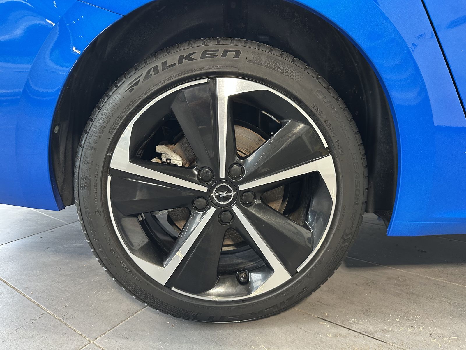 Fahrzeugabbildung Opel Astra SpT 1.6 Hybrid Elegance NAV+LED+ACC+VCOCKP