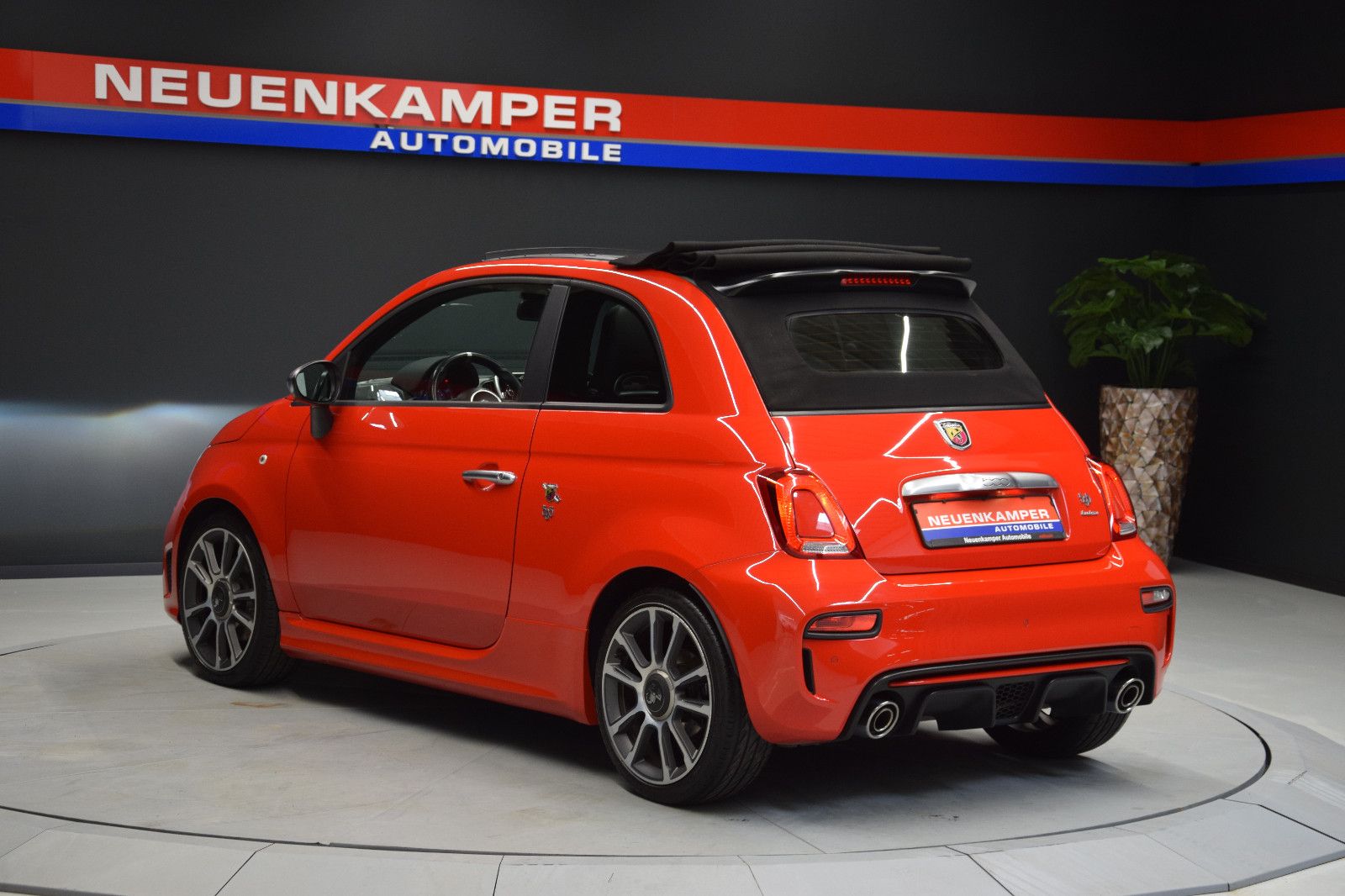 Fahrzeugabbildung Abarth 595 C Turismo Facelift Leder beats PDC UConnect