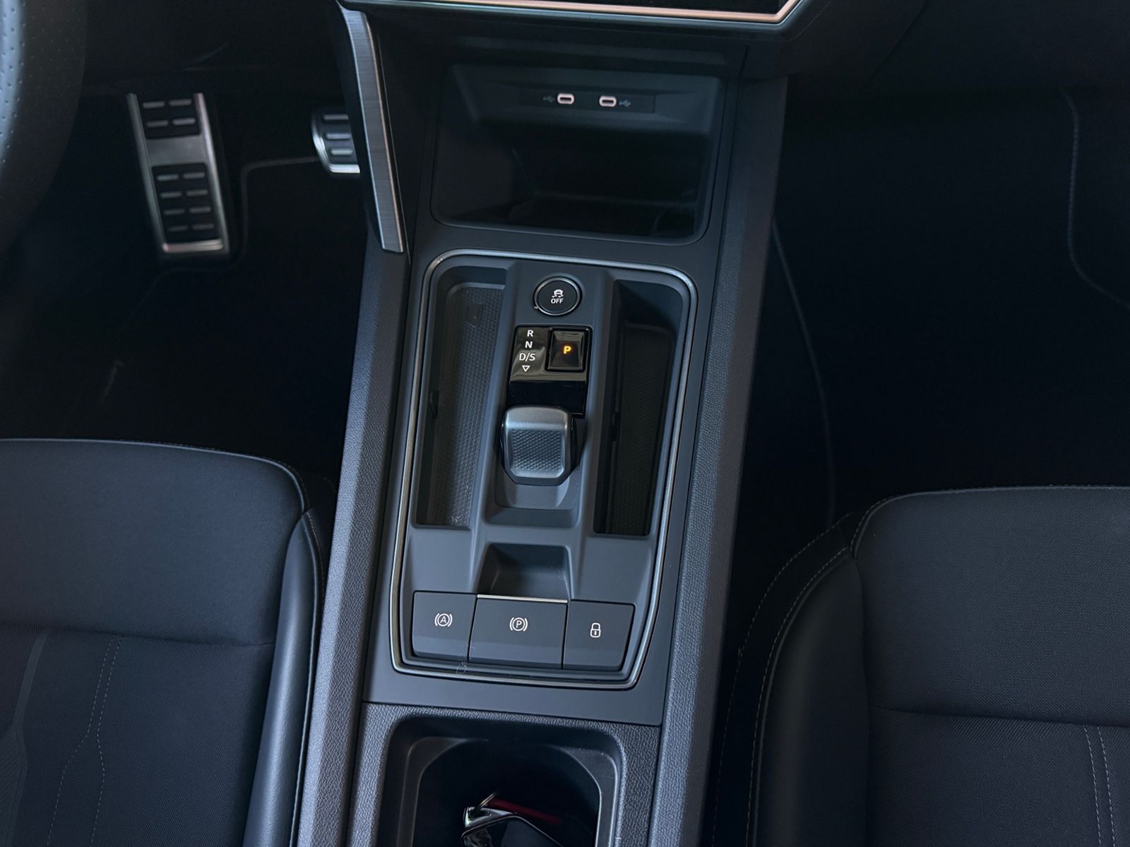 Fahrzeugabbildung CUPRA Leon VZ PANO BEATS ACC RFK