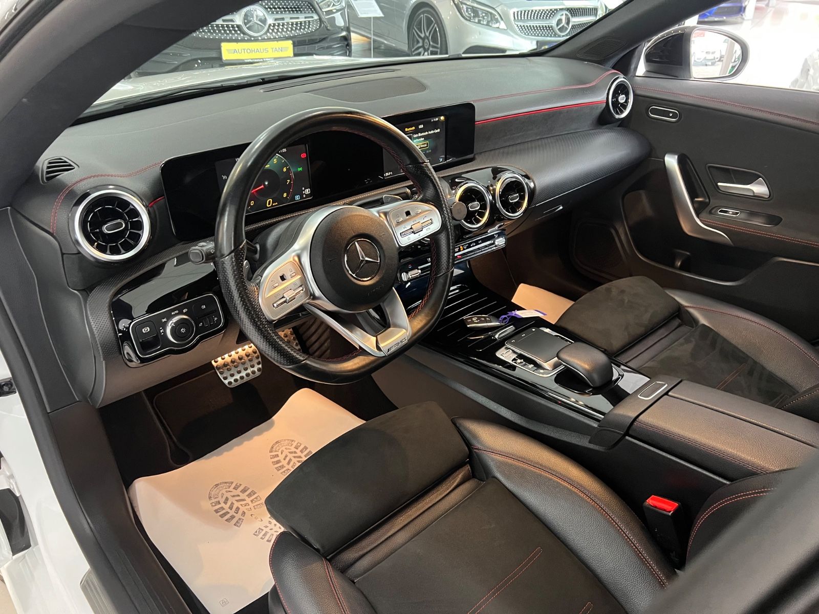 Fahrzeugabbildung Mercedes-Benz CLA 200 AMG * 35 AMG OPTIK *