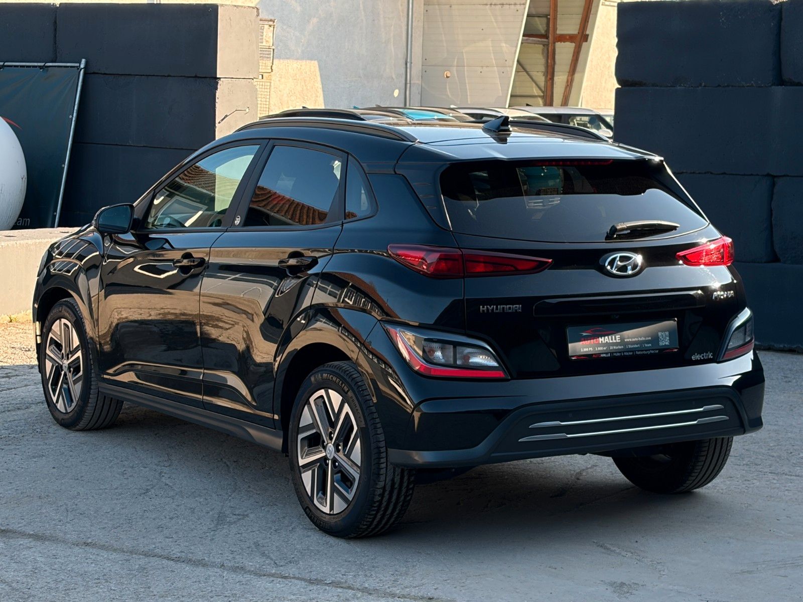 Fahrzeugabbildung Hyundai KONA E 30+ Edition SHZ LHZ LFA LKA CarPlay NAVI