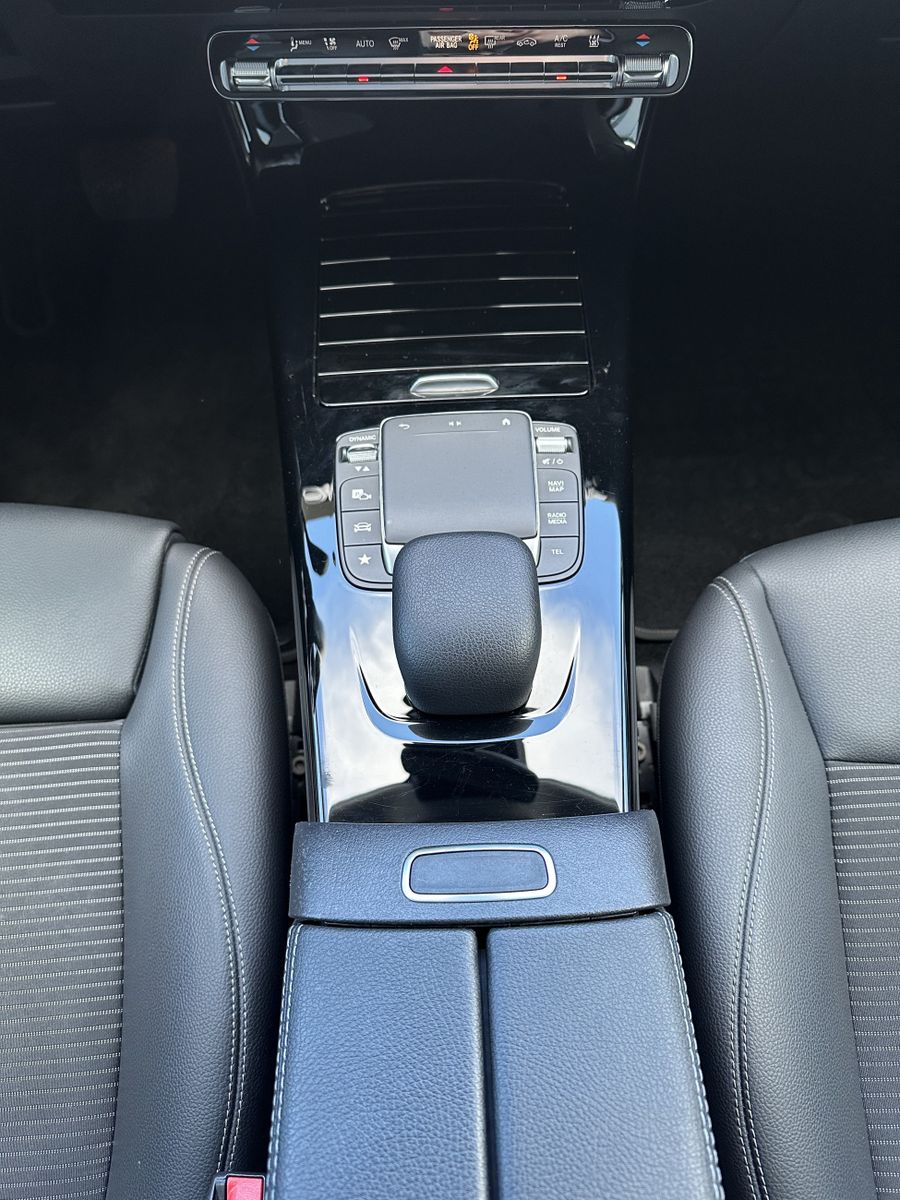 Fahrzeugabbildung Mercedes-Benz A 250e Progressive NAV+KEYLESS+TEMPO+PARKASSIST