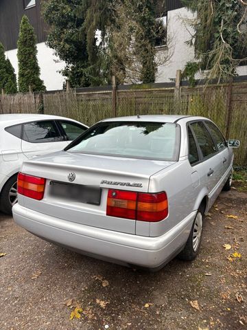 Volkswagen VW Passat GL 2.0 Benziner, 40.000km!! 1.Ha...