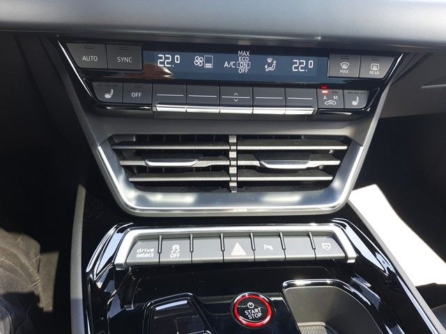 Fahrzeugabbildung Audi e-tron GT quattro PANO HeadUp StdHz Kamera ACC