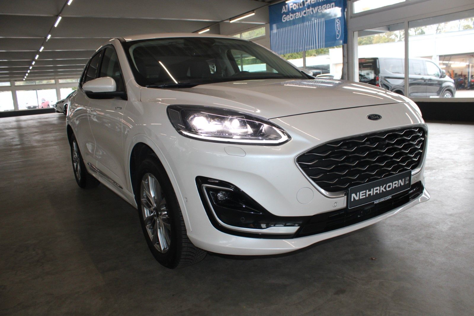 Fahrzeugabbildung Ford Kuga Vignale Aut. AWD LED AHK HUD 2xCAM B&O uvm.