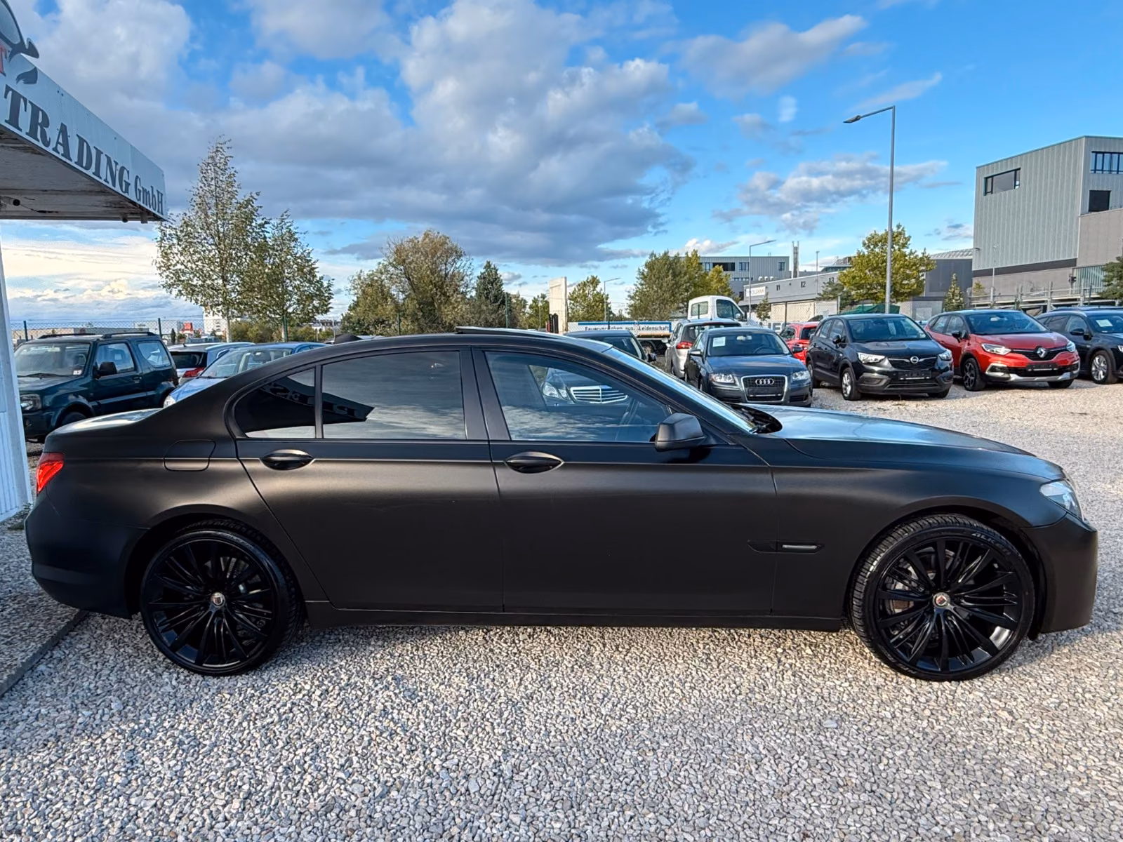 BMW 740i | 326 ch | BVA | Affichage tête haute | Régulateur adaptatif | Sièges ventilés/massants | Chauffage auxiliaire | TV / divertissement arrière