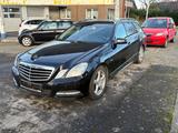 Mercedes-Benz E 350 CDI T Blue Eff. AVANTGARDE/GENAU LESEN  - Mercedes-Benz E 350 in Aachen