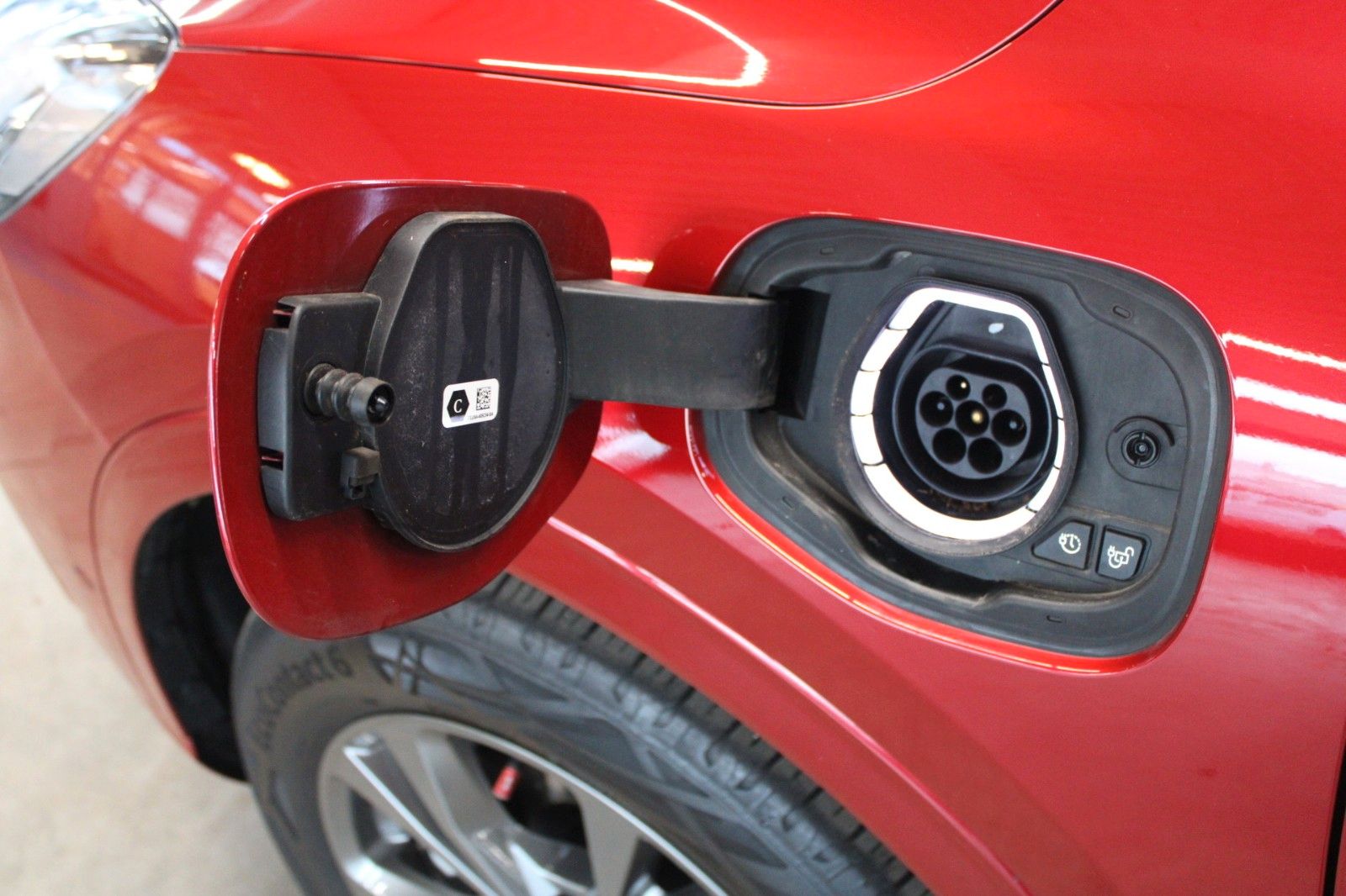 Fahrzeugabbildung Ford Kuga 2.5 PHEV ST-Line X Automatik LED ACC 2xCAM