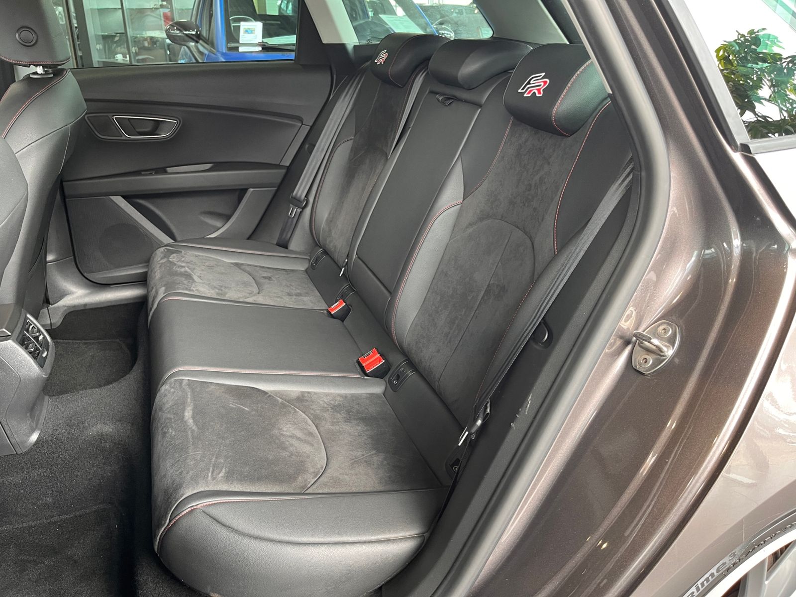 Fahrzeugabbildung SEAT Leon ST FR KLIMA LED NAVI ALU
