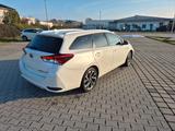 Toyota Auris Touring Sports Touring Sports Hybrid - weiße Toyota Auris Touring Sports