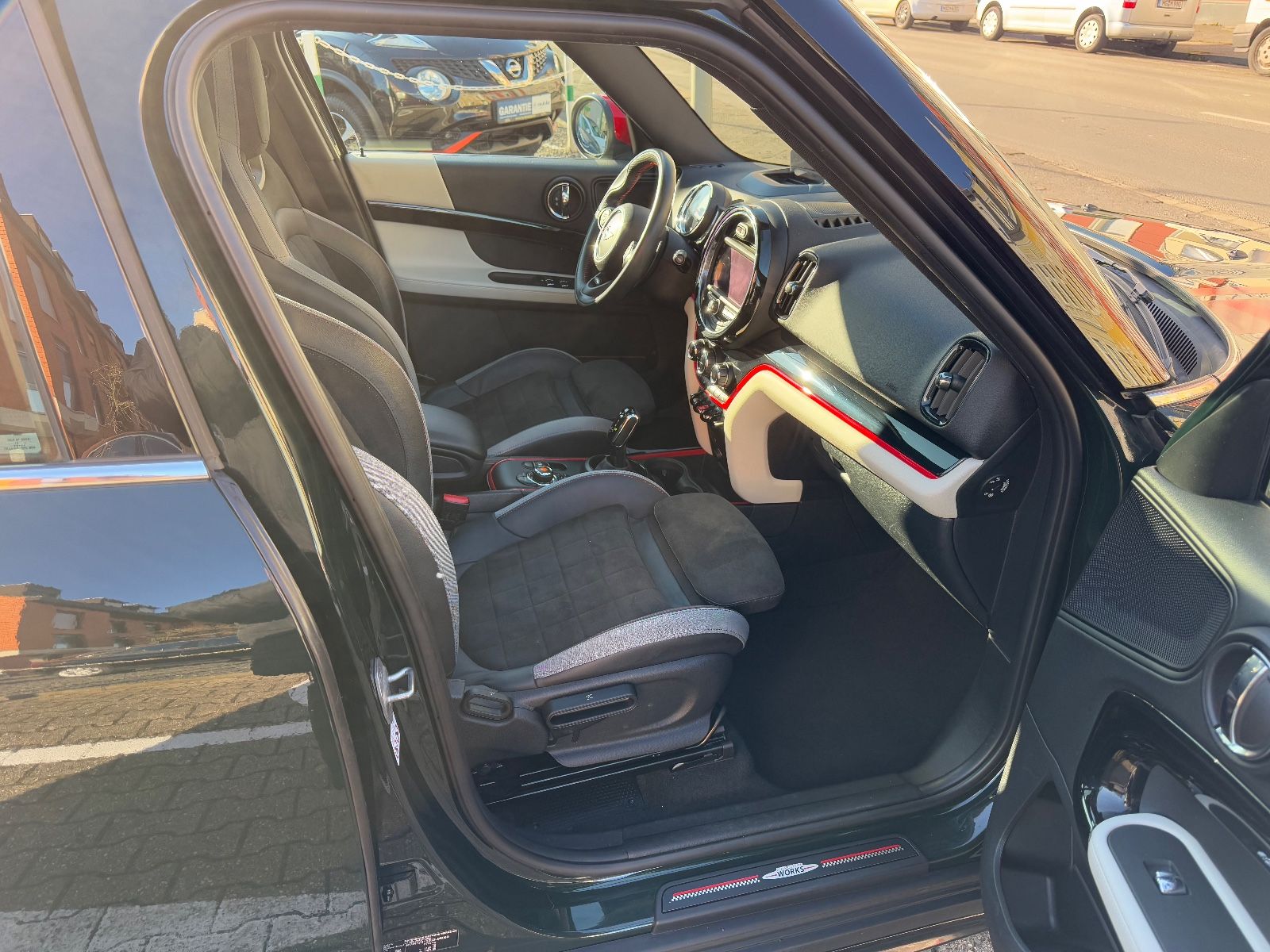 Fahrzeugabbildung MINI John Cooper Works Countryman HD UP PANO R. GREEN