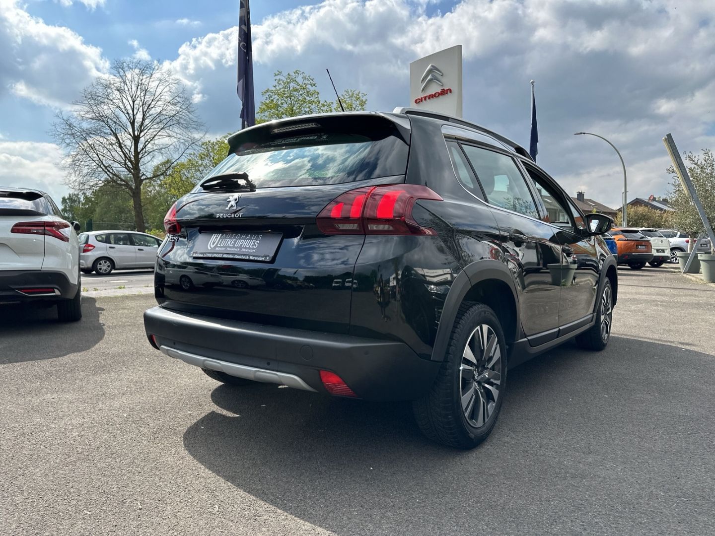 Fahrzeugabbildung Peugeot 2008 1.2 Allure PureTech 82  Tempomat  Navi
