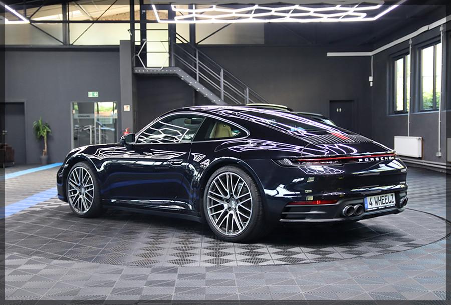 Porsche 911 Carrera PANO / CAM / PDC / APPROVED