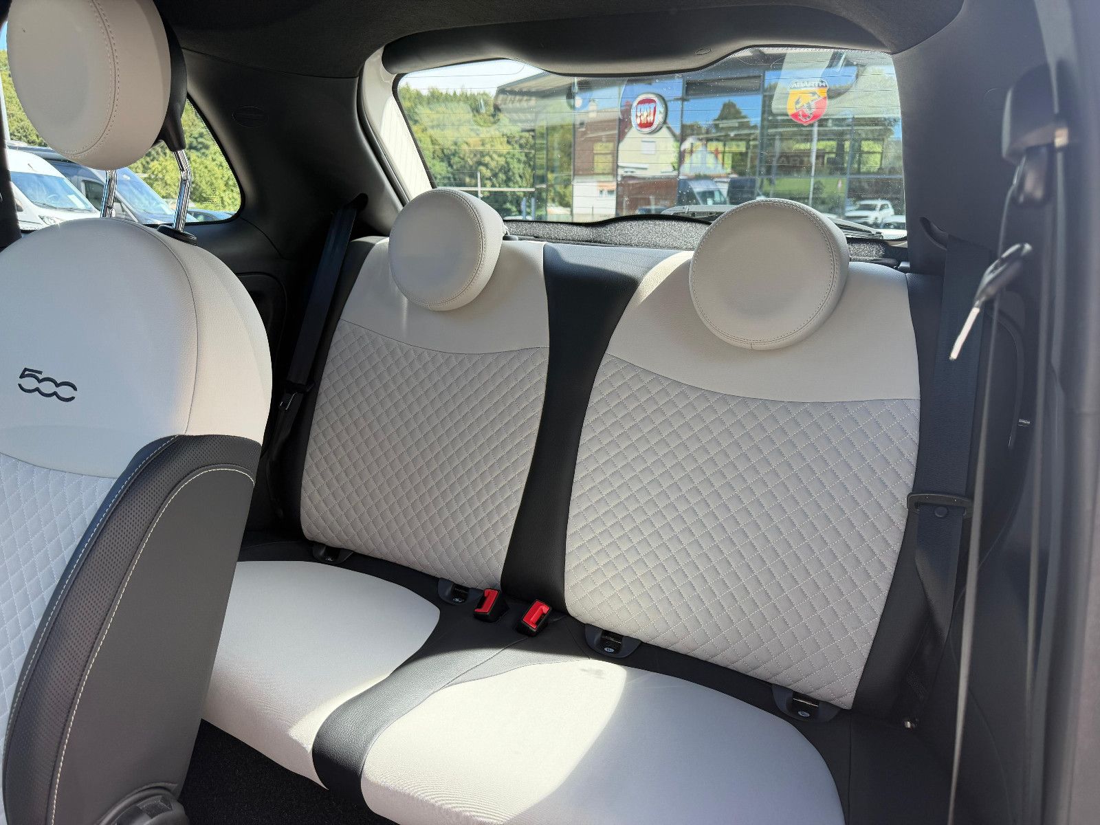 Fahrzeugabbildung Fiat 500 Dolcevita Hybrid