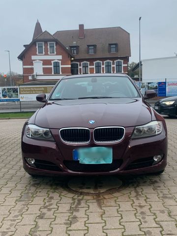 BMW E90 316i 2009 Neue Tüv