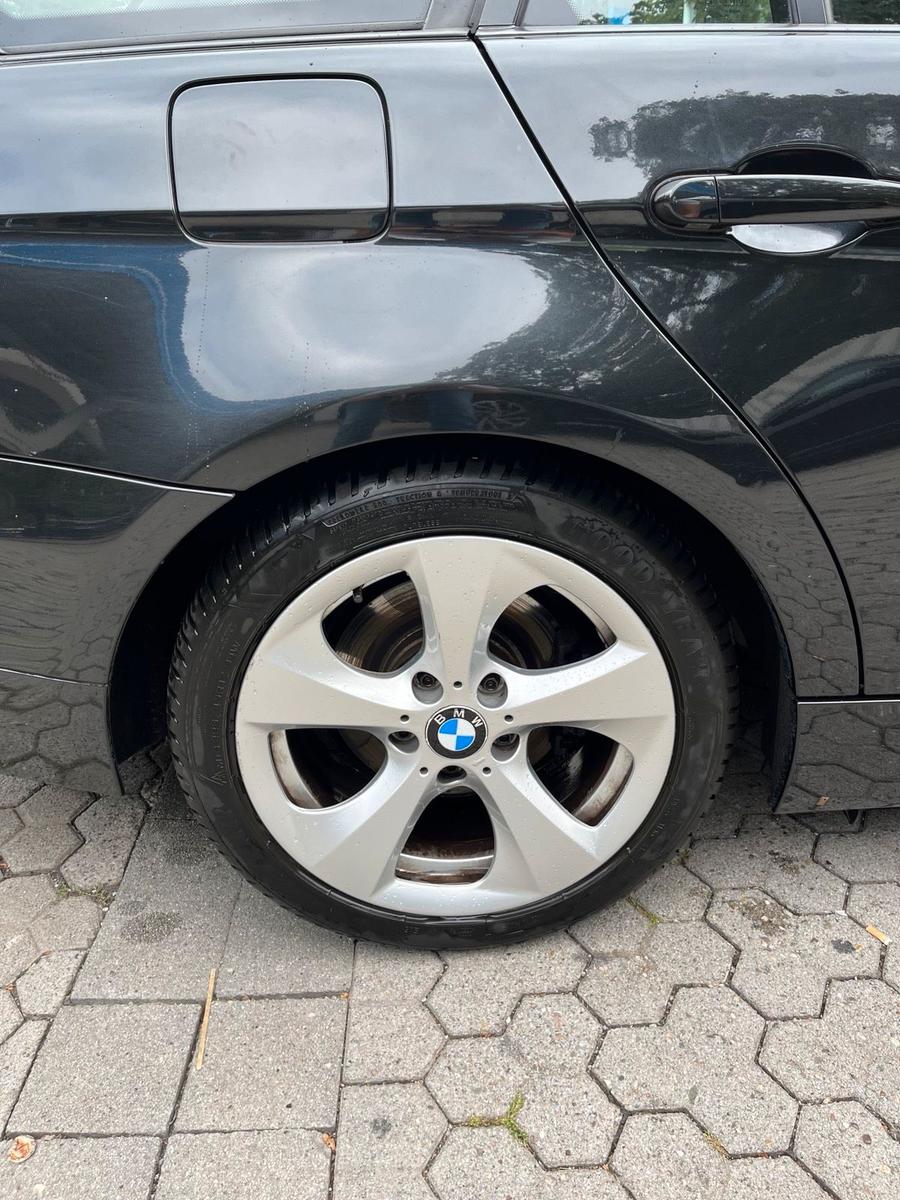 BMW 318 2010 — photo 8