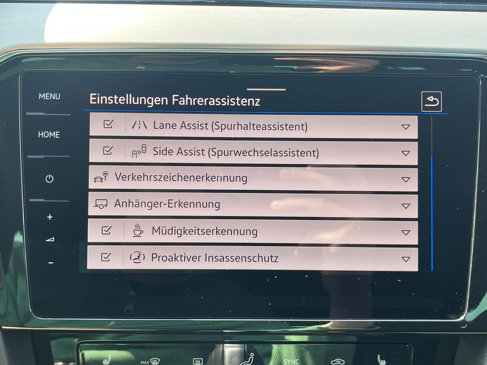 Fahrzeugabbildung Volkswagen Passat 2.0 TDI DSG Elegance MATRIX*AHK*ALCANTARA