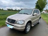 Mercedes-Benz Mercedes ML 320 gold metallic Vollederauss... - gebrauchte Mercedes-Benz ML-Klasse aus dem Jahr 2003