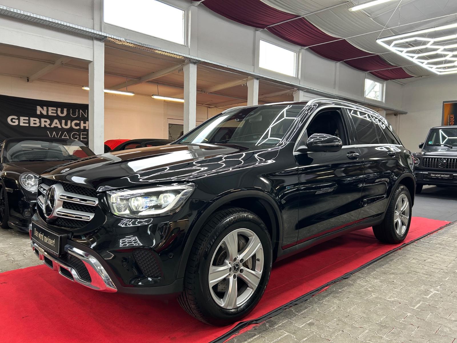 Mercedes-Benz GLC 300 e 4Matic*1.HAND*SERVICE NEU*360*ACC*LED*