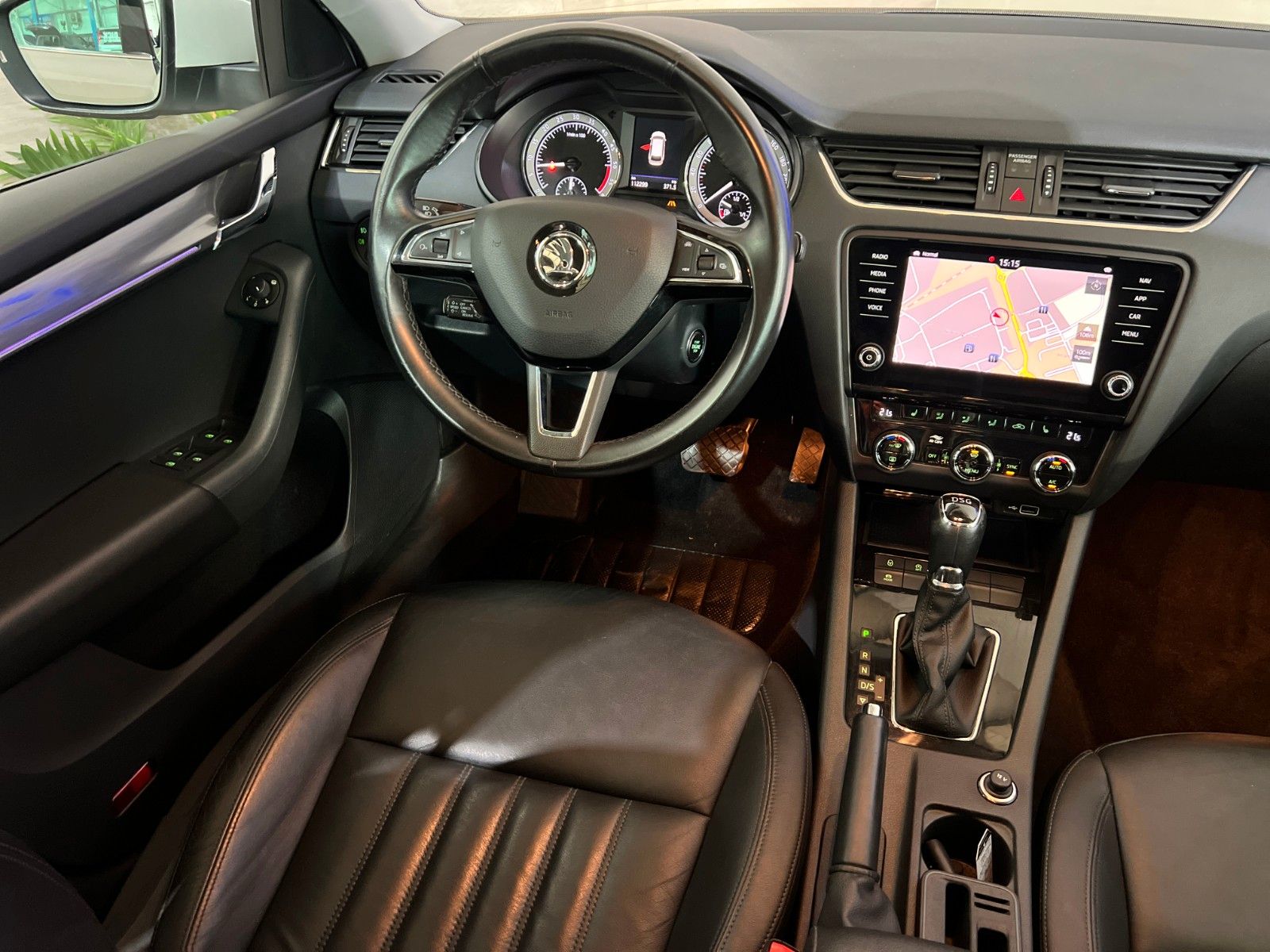 Fahrzeugabbildung SKODA Octavia Combi Premium Edition *Leder*Kamera*LED