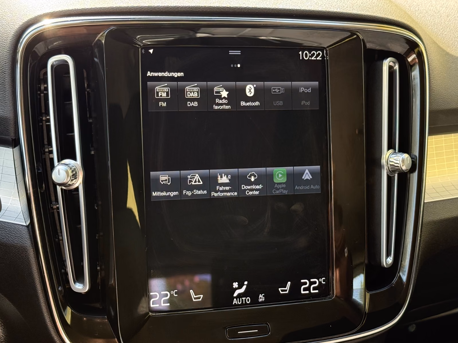 Volvo XC 40 Momentum Pro 2WD-LED-AHK-Kamera