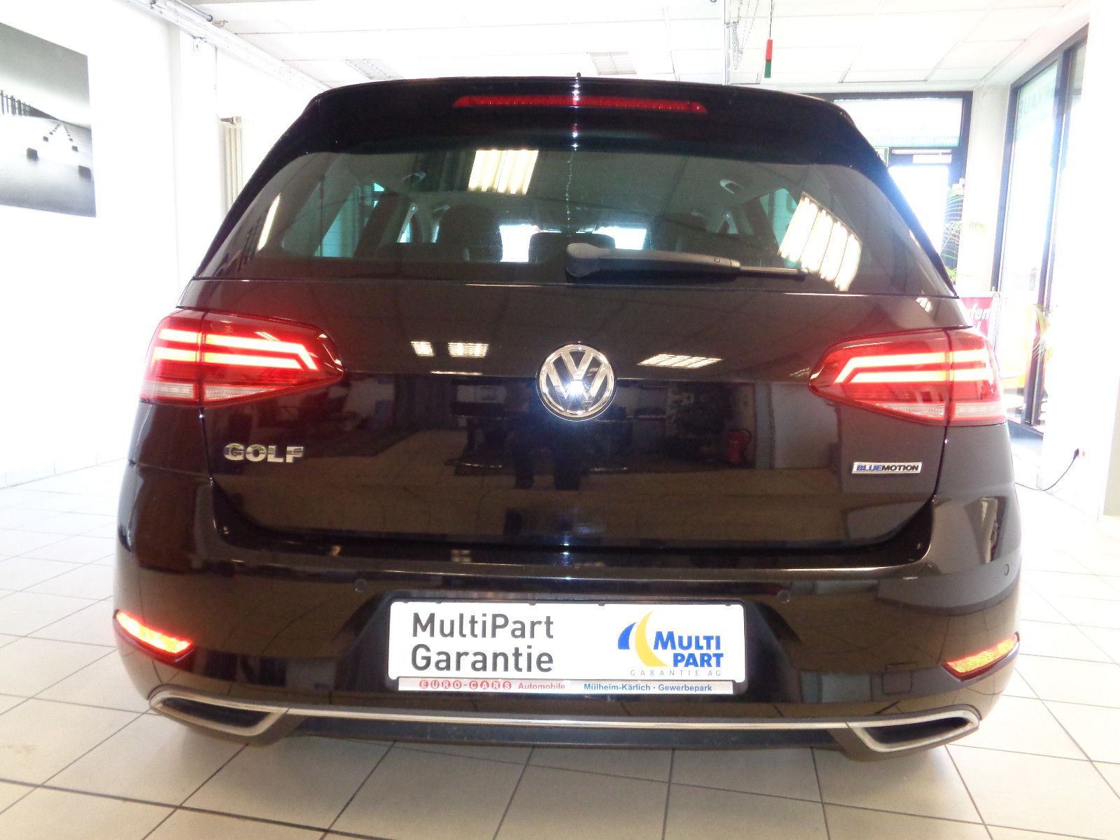 Fahrzeugabbildung Volkswagen Golf VII Lim. Highline/LED /STNDHZ /NAVI/ DSG