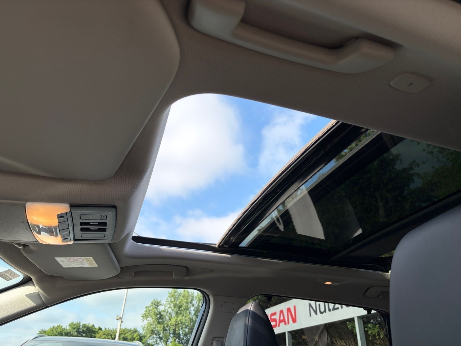 Fahrzeugabbildung Nissan X-Trail 1.5 VC-T e-Power Tekna e-4ORCE*GJR*AHK*3