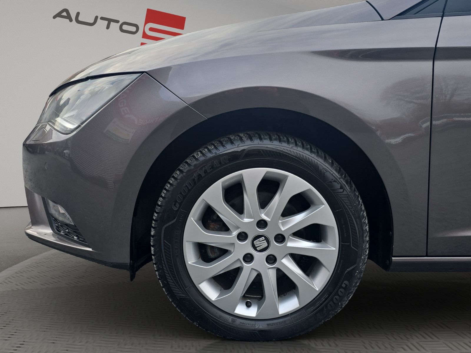 Fahrzeugabbildung SEAT Leon Style Diesel DSG-AUTOMATIK Temp PDC Klima