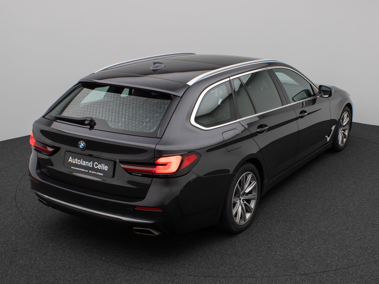 Fahrzeugabbildung BMW 530d xD LuxuryLine Panoram Kamera Laser HUD HiFi