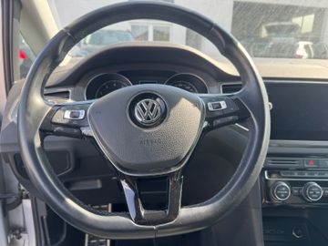 Volkswagen Golf - 10