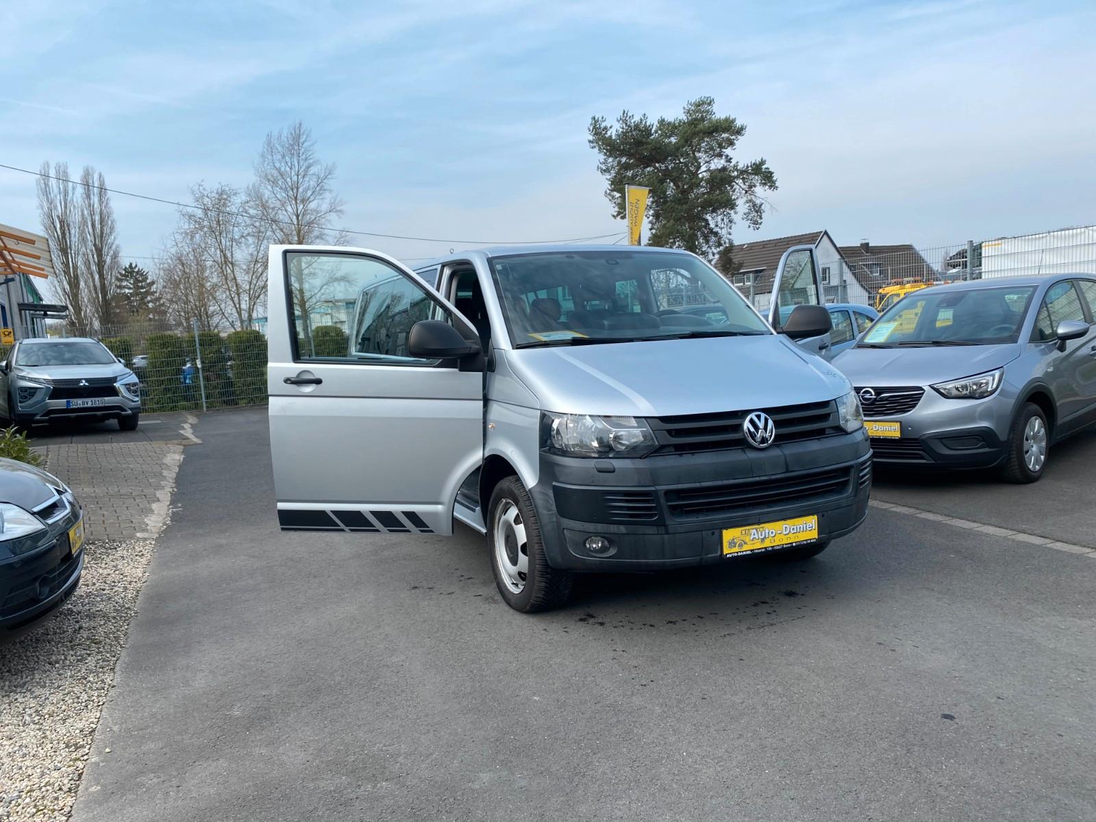 Volkswagen T5 2.0 TDI 8.Sitzer NAVI Einparkhilfe AHK